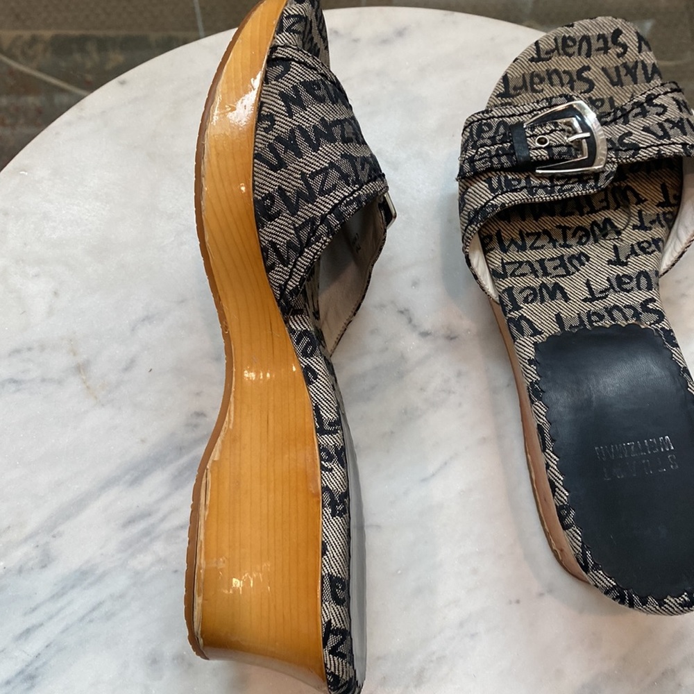 Stuart Weitzman Graffiti Logo Buckle Wooden Sandal Wedge - Picture 5 of 7
